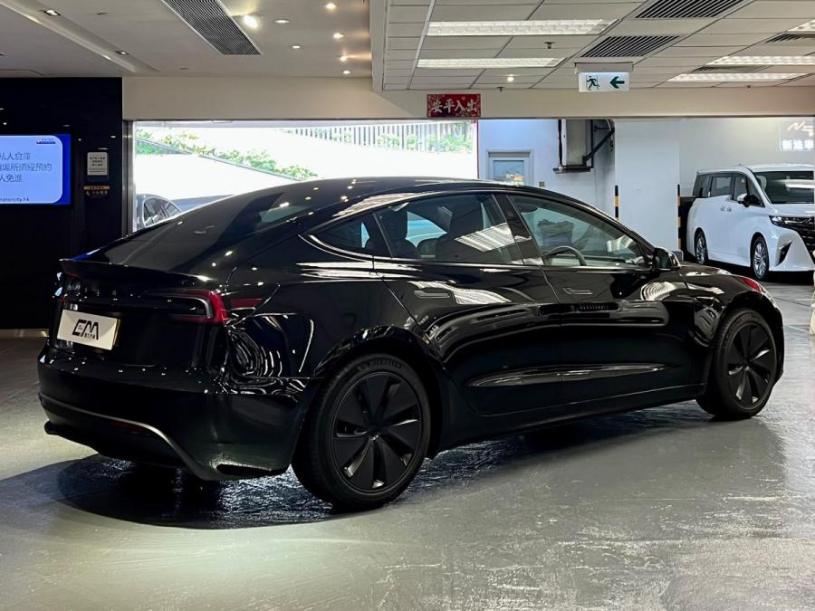 Model 3 RWD - Image 2